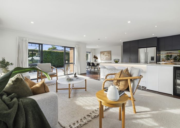  at 15 Kohanga Road, Mangere Bridge, Auckland