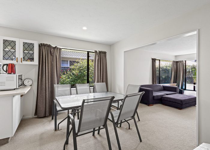  at 2/44 Division Street, Riccarton, Christchurch City, Canterbury