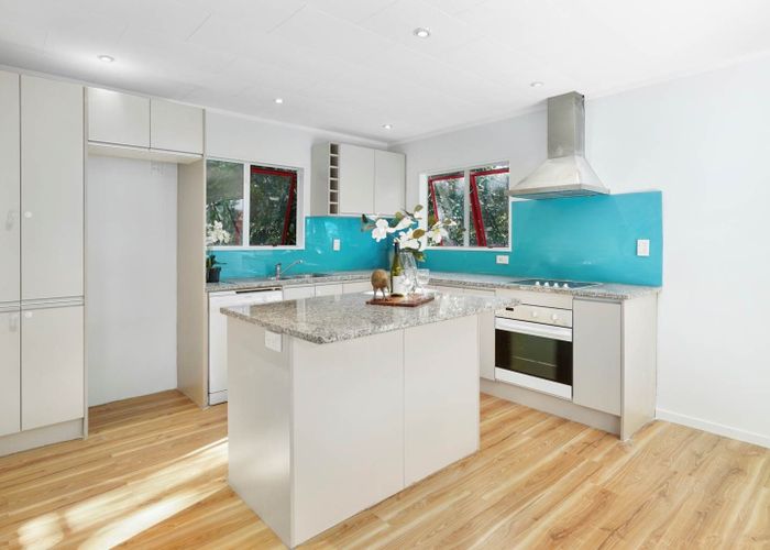  at 2/87 Woodglen Road, Glen Eden, Auckland
