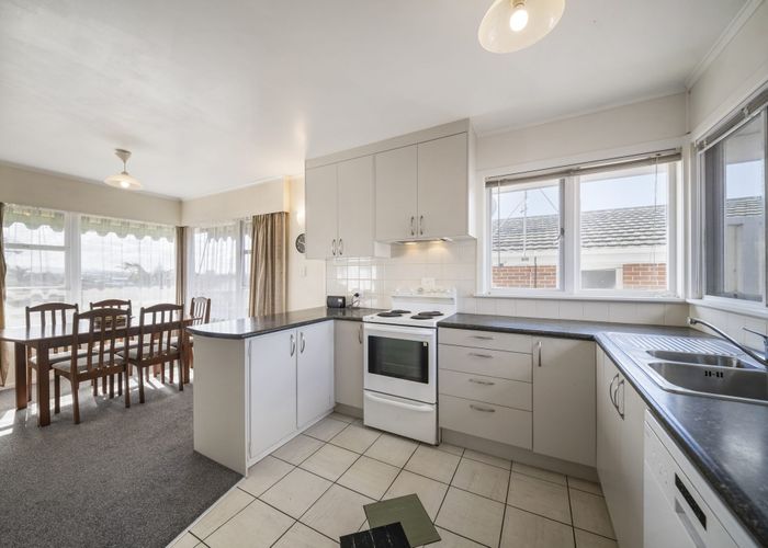  at 8 Kendrick Place, Blockhouse Bay, Auckland City, Auckland