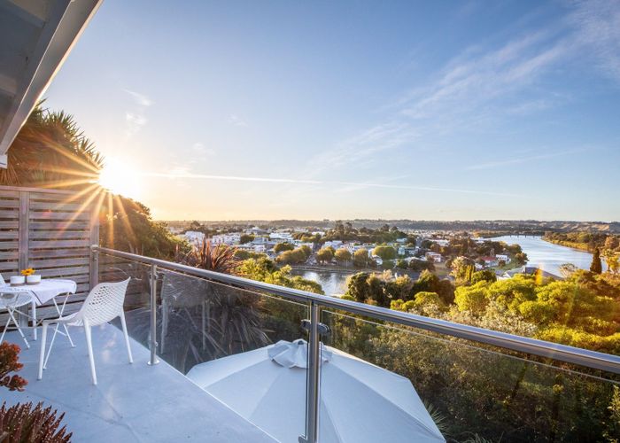  at 12 Hipango Terrace, Durie Hill, Whanganui, Manawatu / Whanganui