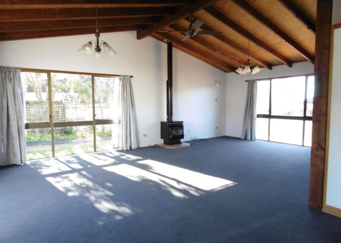  at 61 Rhinevale Close, Henderson, Waitakere City, Auckland