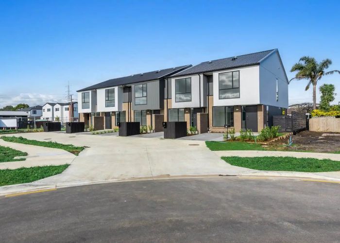  at 8 Paapaakiri Loop, Takanini, Papakura, Auckland