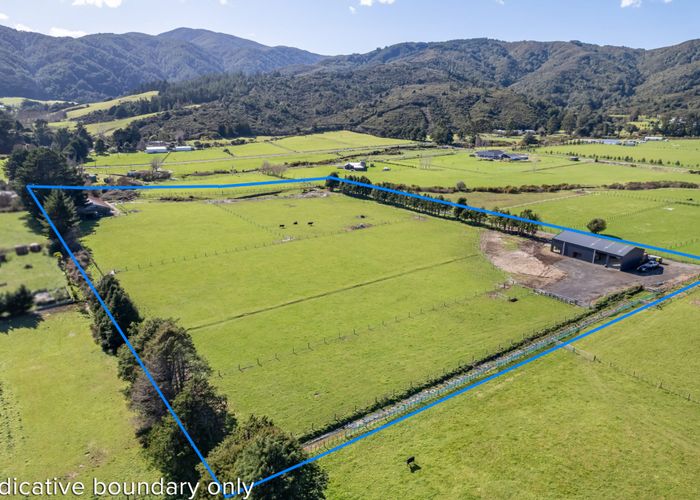 at 8 Turksma Lane, Kaitoke, Upper Hutt