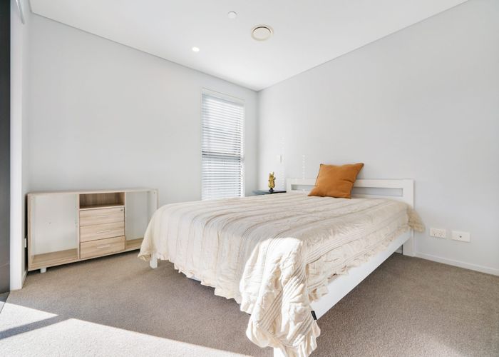  at 220/3 Kaipiho Lane, Albany, North Shore City, Auckland
