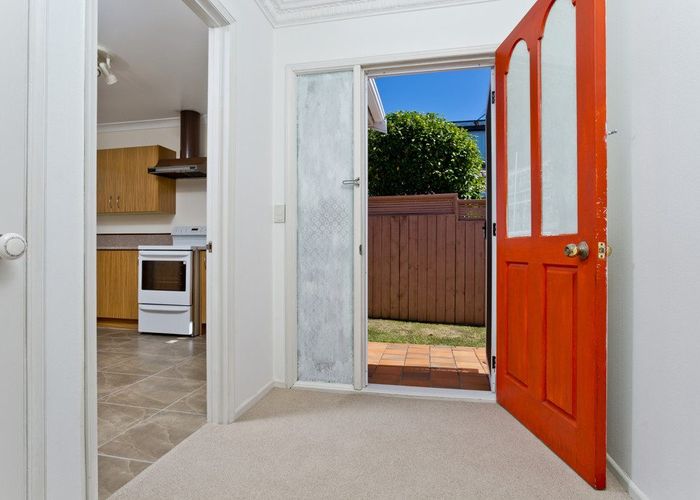  at 2/10 Jutland Road, Hauraki, Auckland
