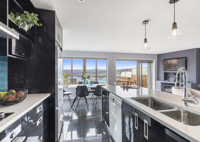  at 5 Countess Close, Maupuia, Wellington