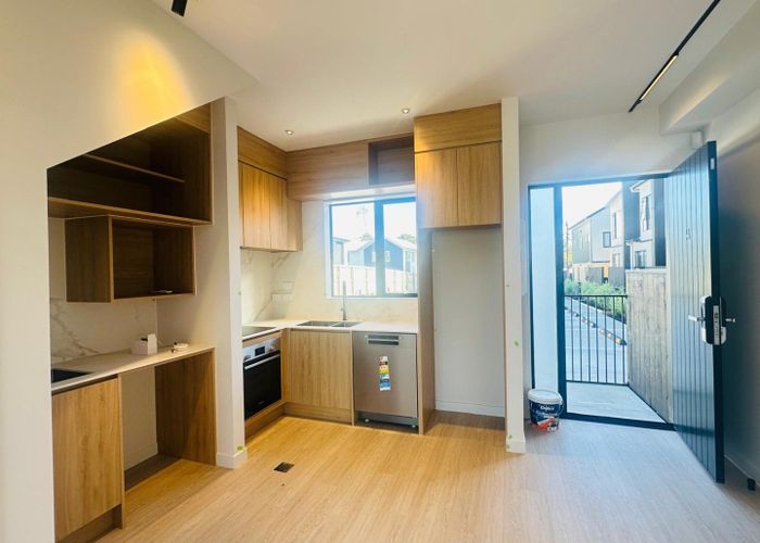  at 14/25 Titoki Street, Te Atatu Peninsula, Waitakere City, Auckland