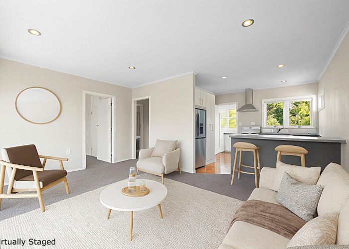  at 2/619 Beach Road, Rothesay Bay, North Shore City, Auckland