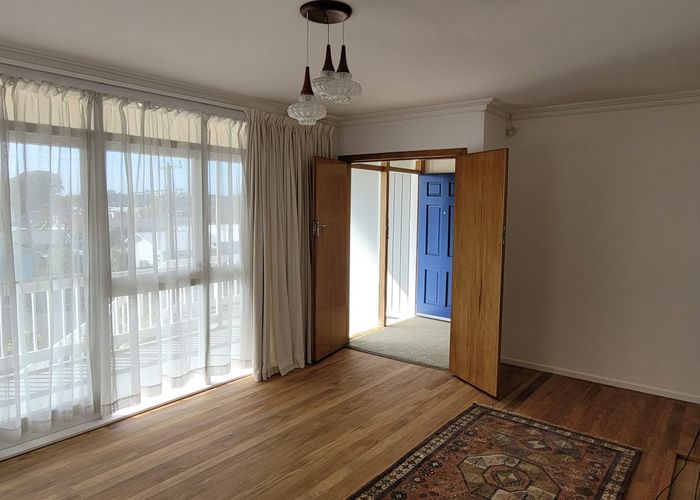  at 8 Kitchener Terrace, Moturoa, New Plymouth