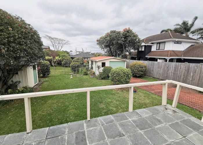  at 3 Bruce Street, Northcote Point, Auckland