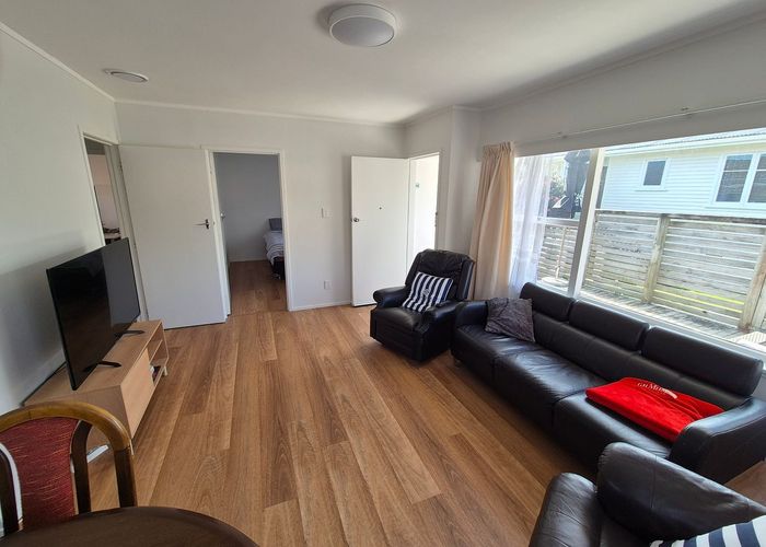  at 1/45 Alton Avenue, Hillcrest, North Shore City, Auckland