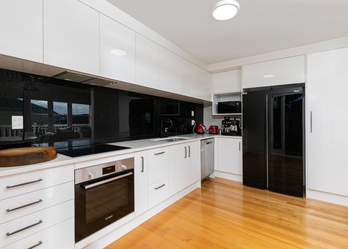  at 21 Lyttelton Avenue, Forrest Hill, North Shore City