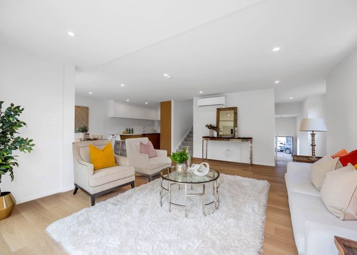  at 4/11 Rengarenga Rise, Fairview Heights, North Shore City, Auckland