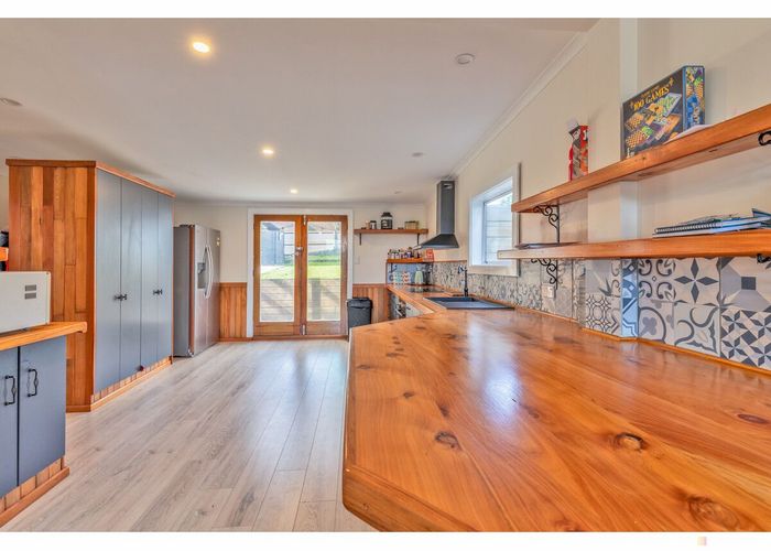  at 6 Thomas Street, West End, Timaru, Canterbury