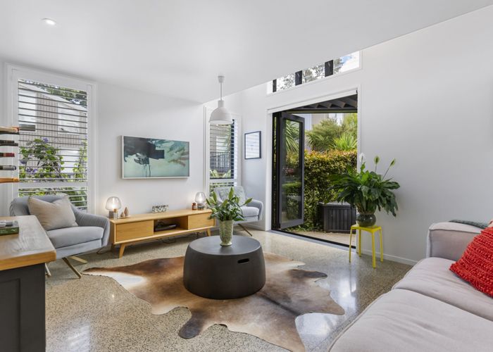  at 39 Castledine Crescent, Glen Innes, Auckland