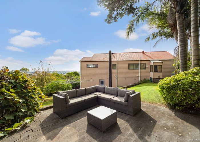  at 6 Beauchamp Drive, Massey, Waitakere City, Auckland