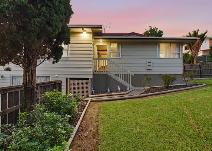  at 40 Glenbervie Crescent, Massey, Waitakere City, Auckland