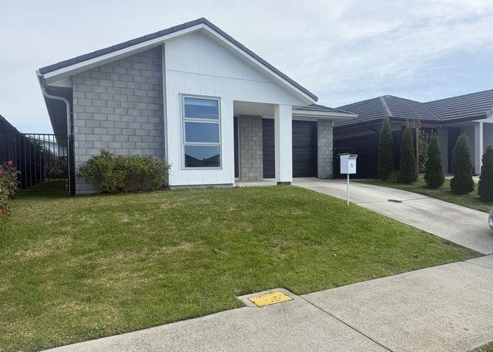 at 5 Tamapahore Boulevard, Papamoa Beach, Papamoa