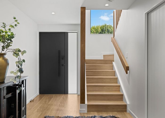  at 2/11 Carlton Mill Road, Merivale, Christchurch City, Canterbury