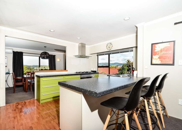  at 6 Riesling Place, Henderson, Waitakere City, Auckland