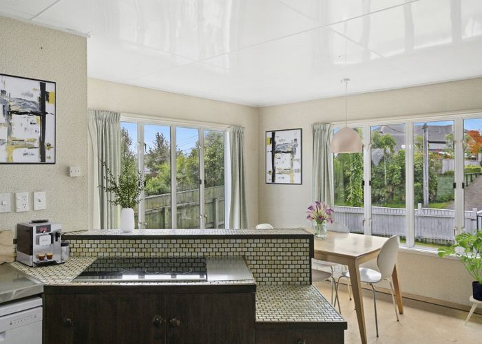  at 39 Chesham Avenue, Waipahihi, Taupo