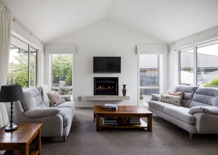  at 90 Te Huia Drive, Flagstaff, Hamilton