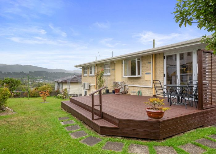  at 20 Sunnyview Drive, Brown Owl, Upper Hutt