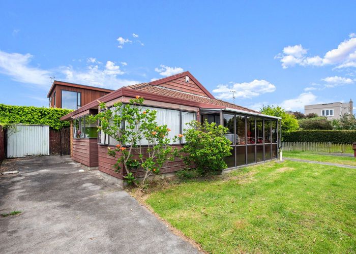  at 11 Tui Street, Point Chevalier, Auckland
