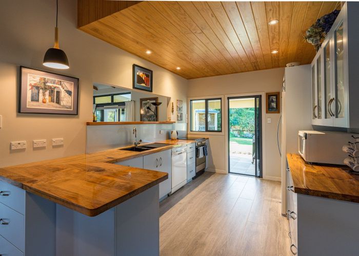  at 216 Tanners Point Road, Tanners Point, Tahawai