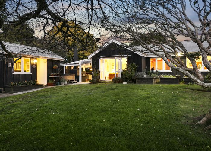  at 27 Turanga Road, Henderson Valley, Auckland