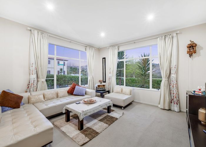  at 8 Mission Heights Drive, Flat Bush, Manukau City, Auckland
