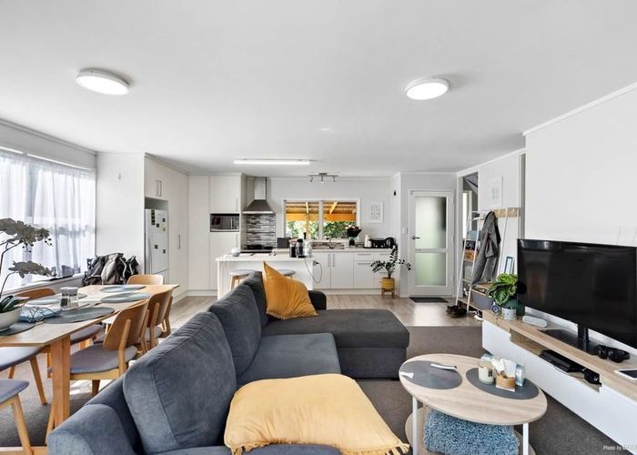  at 21 West Harbour Drive, West Harbour, Waitakere City, Auckland