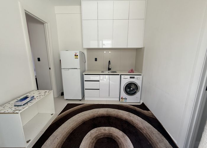  at 8 Uki Way, Flat Bush, Manukau City, Auckland