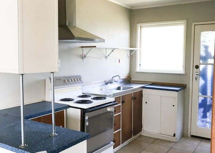  at 2/9 Oxford Road, Manurewa, Manukau City, Auckland