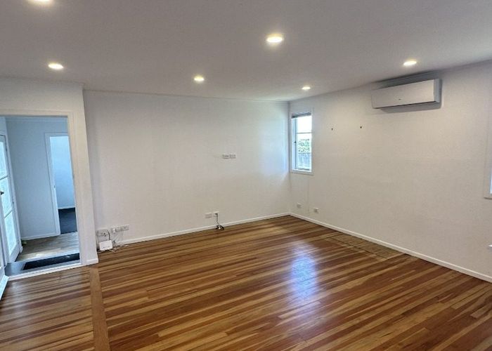  at 22  Paton Avenue, Te Atatu South, Waitakere City, Auckland