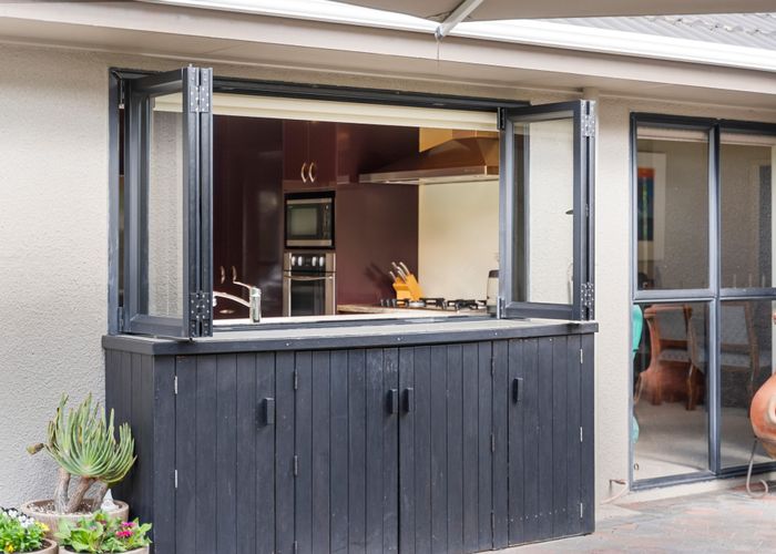 at 8 Kallaroo Place, Botany Downs, Manukau City, Auckland