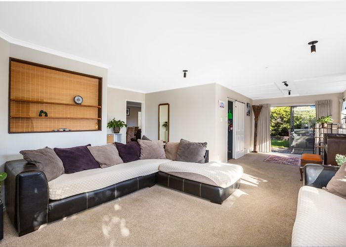  at 10 Ribbonwood Terrace, Ranui Heights, Porirua, Wellington