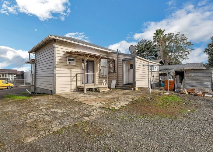  at 6 Pukeiti Road, Otahuhu, Auckland