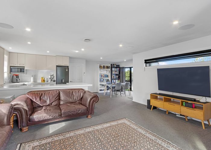  at 27 Momorangi Crescent, Redwood, Christchurch City, Canterbury
