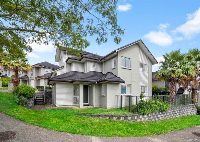  at 3 Mural Place, Greenhithe, Auckland