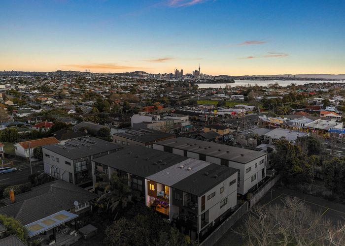  at 7/16 Williamson Avenue, Belmont, North Shore City, Auckland