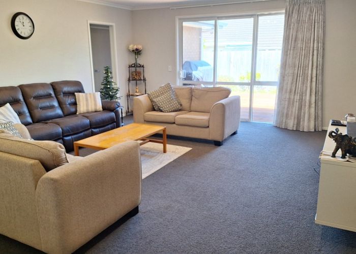  at 18 Poulson Grove, Trentham, Upper Hutt, Wellington