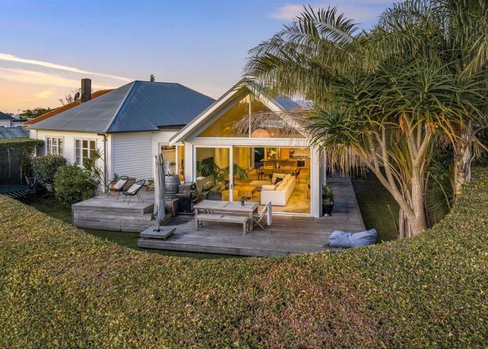  at 17 Vincent Road, Northcote Point, Auckland