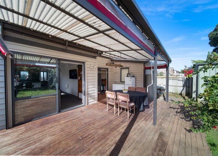  at 70 Kaimoana Street, Weymouth, Auckland