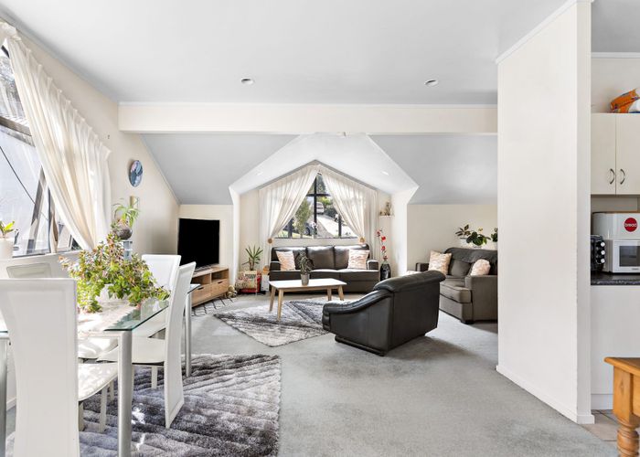  at 1/51 Noeleen Street, Glenfield, North Shore City, Auckland
