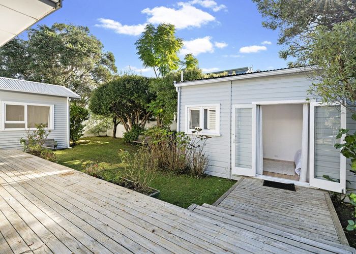  at 1/1A Scarboro Terrace, Murrays Bay, Auckland