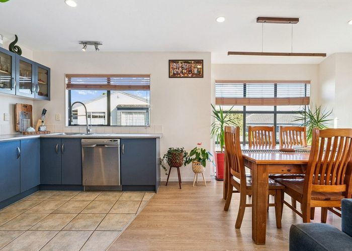  at 72L Seabrook Avenue, New Lynn, Waitakere City, Auckland