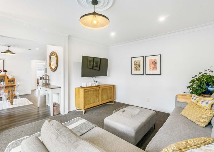  at 2/53 Francis Street, Hauraki, North Shore City, Auckland
