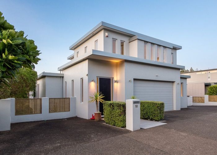  at 10 Kahikatea Close, Campbells Bay, Auckland